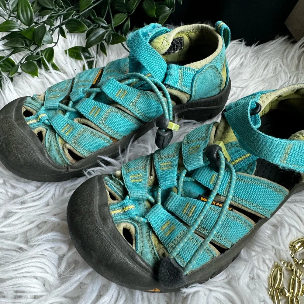 Kids Teal Keen Outdoor Sandals